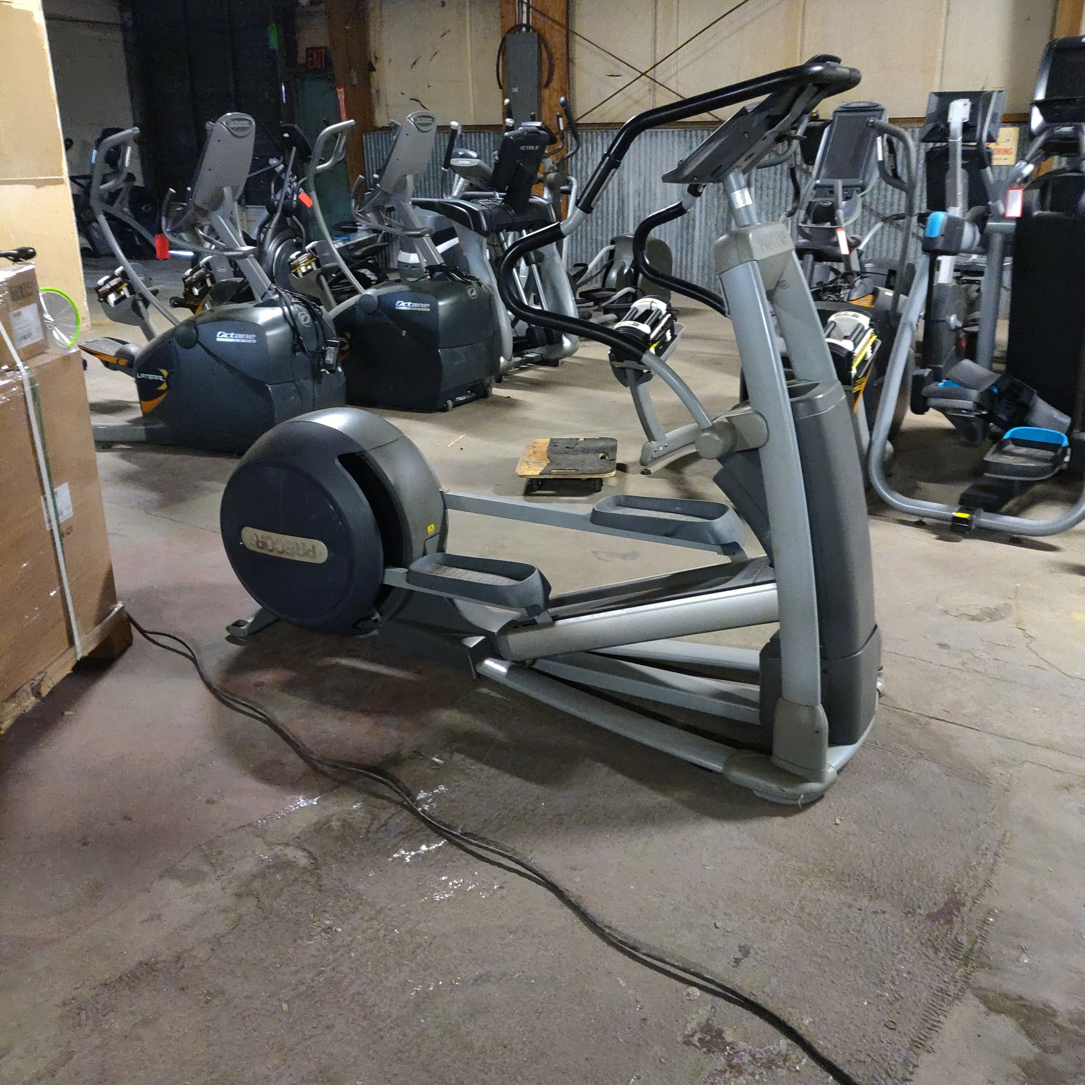 Precor Elliptical 546i Cardio