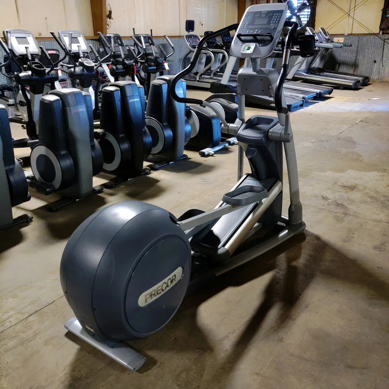 Precor Elliptical EFX 546i Commercial Grade