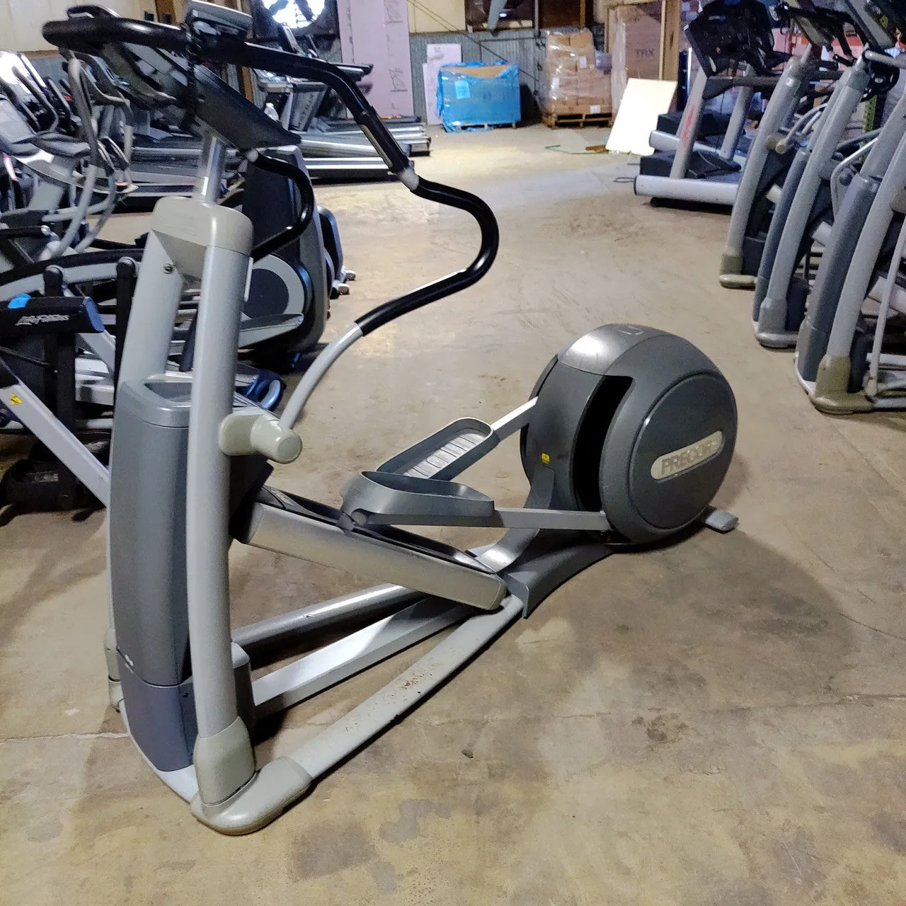 Precor Elliptical EFX 546i Commercial Grade