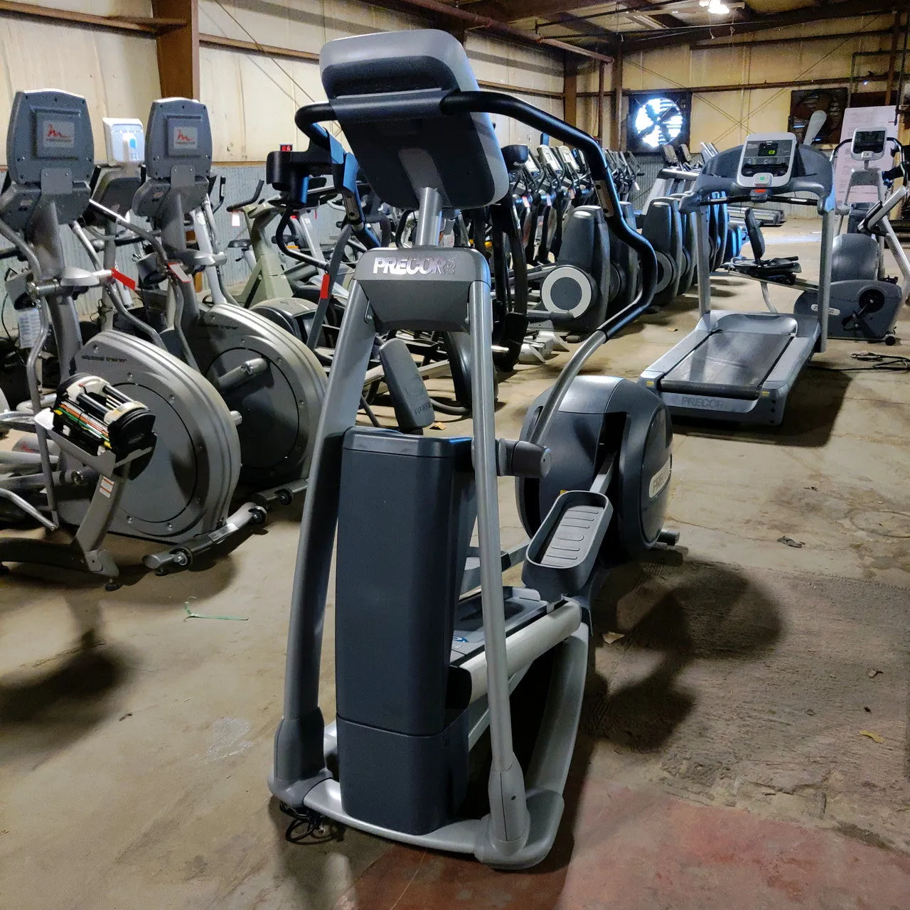 Precor Elliptical EFX 546i Commercial Grade